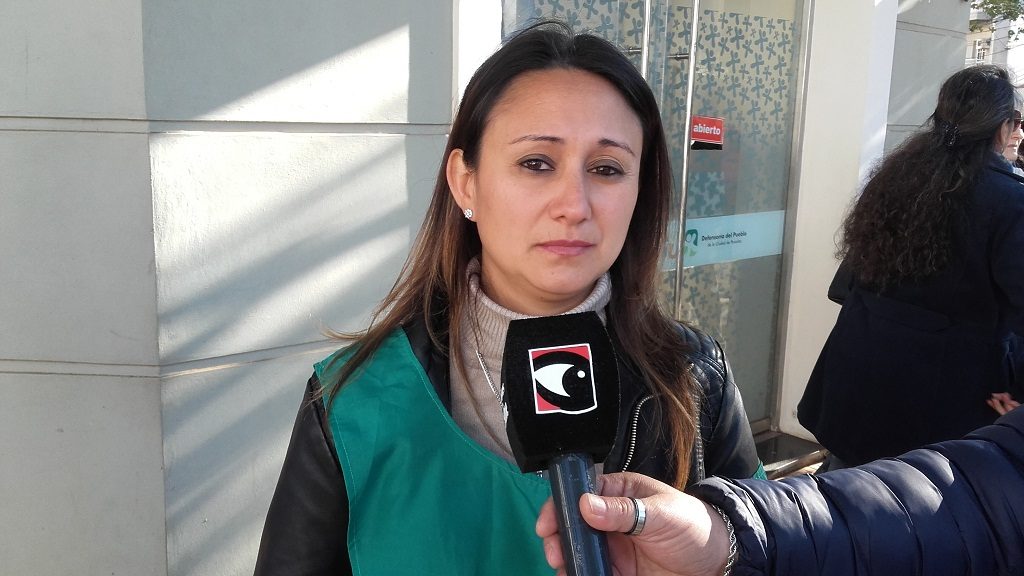 Ex empleada de Defensoría del Pueblo pide que le devuelvan el trabajo ante la grave situación de salud de su hija